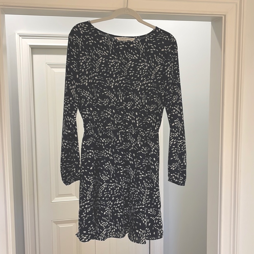 Cupcakes and Cashmere blue & white dress. Size medium (fits 4/6).